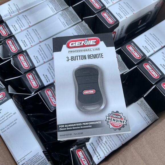 Genie Universal garage door opener 37218R Intellicode 3 Button Remote control - Picture 1 of 3